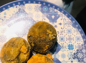 Foto principal de Croquetas de calamares en su tinta súper cremosas