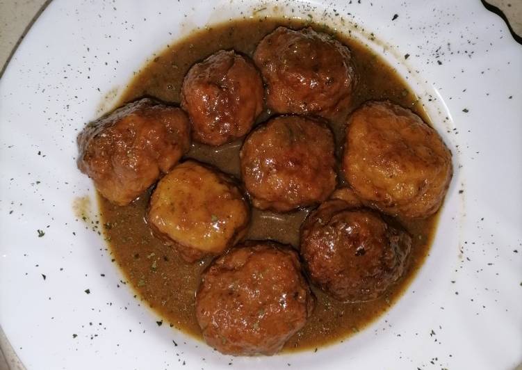 Albóndigas de pollo en salsa
