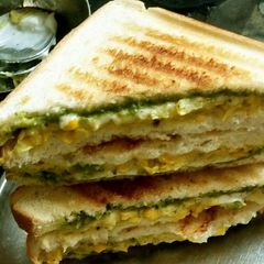 A picture of Carrot curd sandwich.