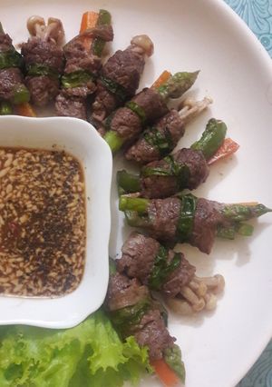 Hình của món Bò cuộn rau củ.