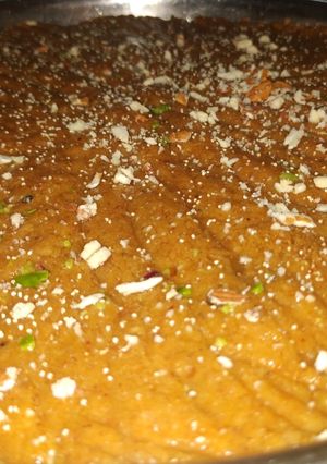 સુખડી(sukhdi recipe in Gujarati) રેસીપી મુખ્ય ફોટો