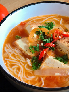Hình của món 🌱 Bún Cà Chua Đậu Hủ Chay (Vegan).