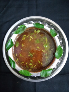 * புளி ரசம் *(tamarind rasam recipe in tamil) செய்முறை முக்கிய புகைப்படம்