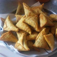 A picture of Meat Samosas.