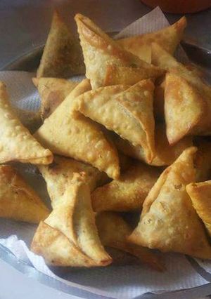 A picture of Meat Samosas.