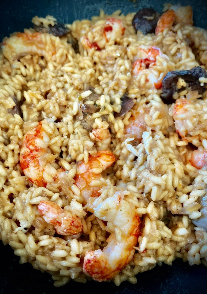 Una foto de Risotto de gambones y setas