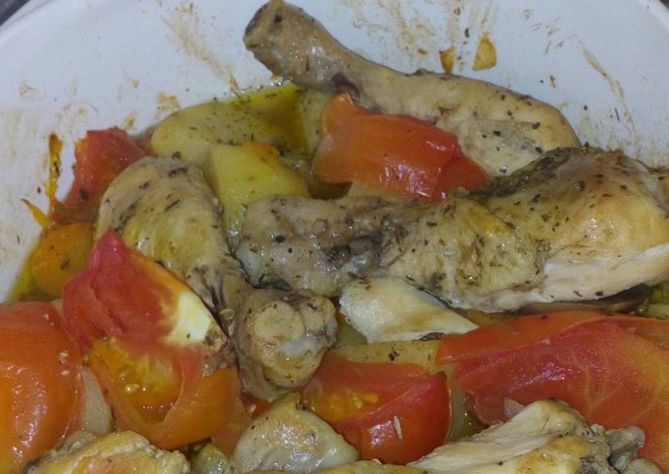 Pollo al horno con verduras y champiñones