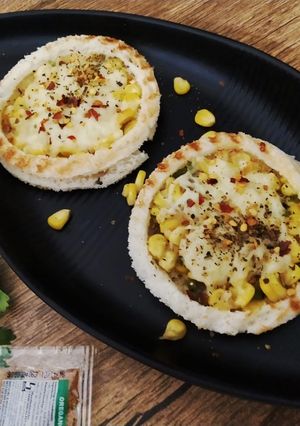 A picture of Cheese corn ring sandwich.
