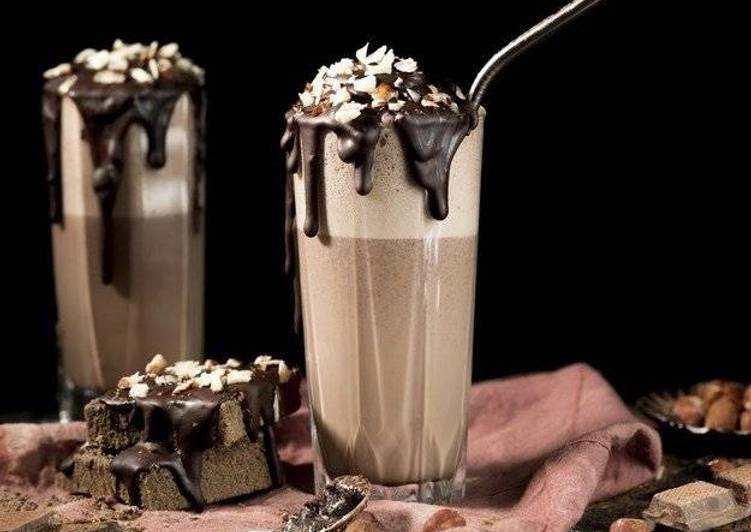 Langkah Mudah untuk Menyiapkan Ice milkshake vanilla Anti Gagal