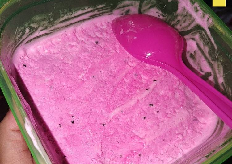 Dragon fruit ice cream homemade