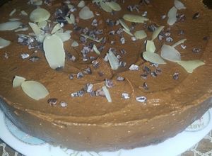 Una foto de Torta de chocolate con calabaza y frutos secos