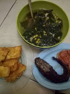 Foto resep Sayur bening jagung, tempe tepung, ikan lele goreng dan sambel