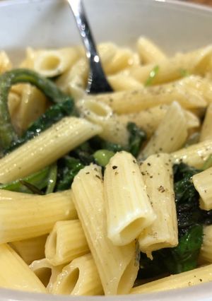 Una foto de Rápida pasta con queso y espinaca