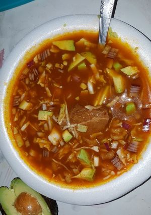 Una foto de Pozole de puerco Rojo