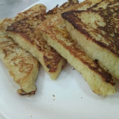 A picture of French toast.