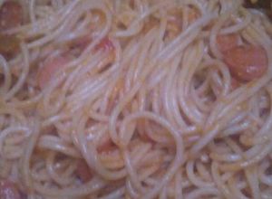 Una foto de Espaguetti al salchiranch