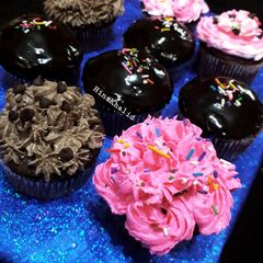 A picture of Cupcakes with Buttercream Frosting💞.