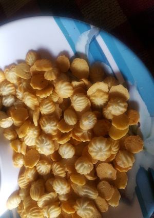 लिटिल फ्लावर कूकीज रेसिपी मुख्य फोटो