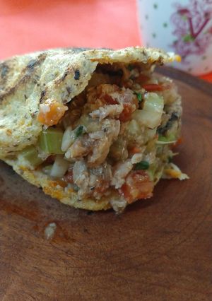 Una foto de Arepa integral con relleno de sardina