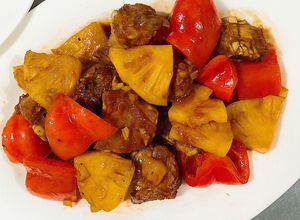 Hình của món Sườn xào chua ngọt.