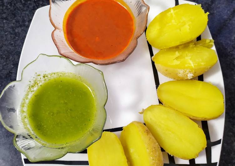 Papas arrugás con dos mojos