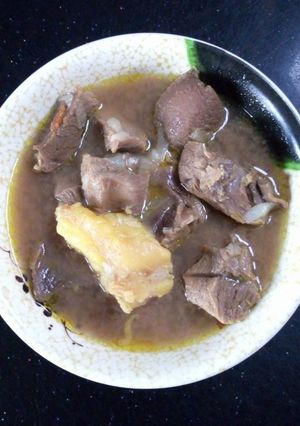 A picture of Goatmeat peppersoup.
