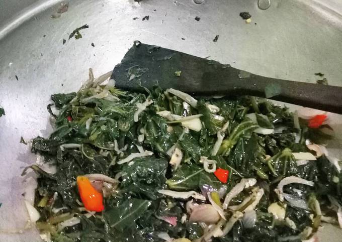 Langkah Mudah untuk Membuat Oseng-oseng daun pepaya+teri no pahit ya, Enak