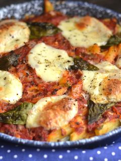 Ricottás, spenótos, paradicsomos penne recept fotója