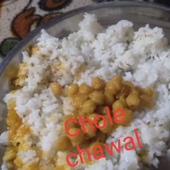 A picture of Chole chawal.