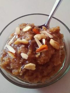 વધેલી રોટલી નો હલવો (Leftover Rotli Halwa Recipe In Gujarati) રેસીપી મુખ્ય ફોટો