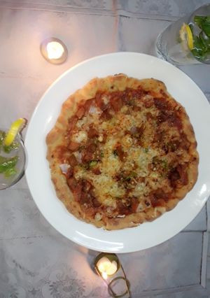 A picture of Pizza chicken Tikka  Pizza .