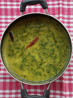 कैरी पालक दाल (kari palak dal recipe in Hindi) रेसिपी मुख्य फोटो