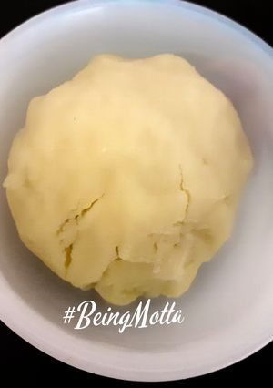 A picture of How to make Mawa from Malai.