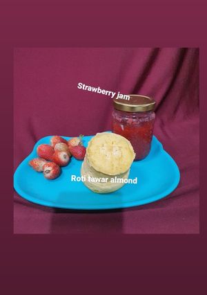 Foto resep Roti almond dan selai strawberry keto