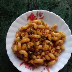Masala macaroni (pasta) A picture of Masala macaroni (pasta).