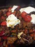 Plancheta: solomillo + chorizos y verduras... 🍖🥓🥦🍅🍠🌶️🍺