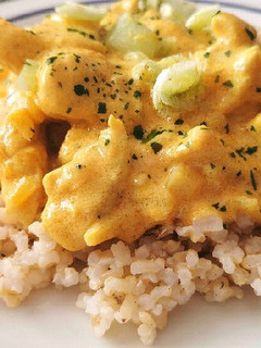 Una foto de Pollo al Curry con Arroz integral