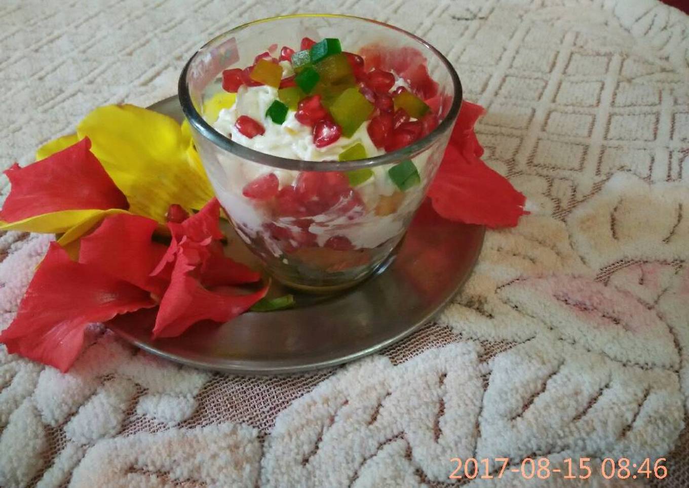 Masala apple with sweet curd
