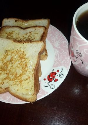A picture of French toast.