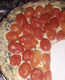 Tarta de espinacas con tomates cherry