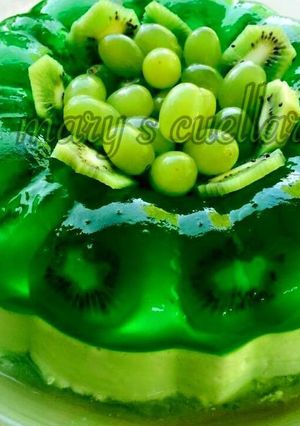Una foto de Gelatina kiwilimón🍋🍋