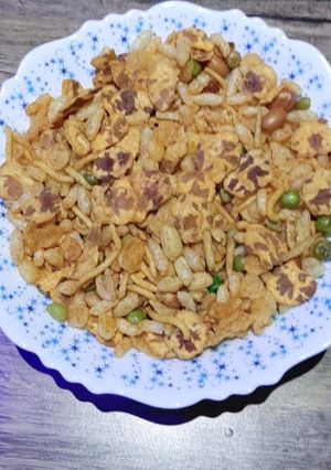 भेलपूरी (bhelpuri recipe in hindi) रेसिपी मुख्य फोटो