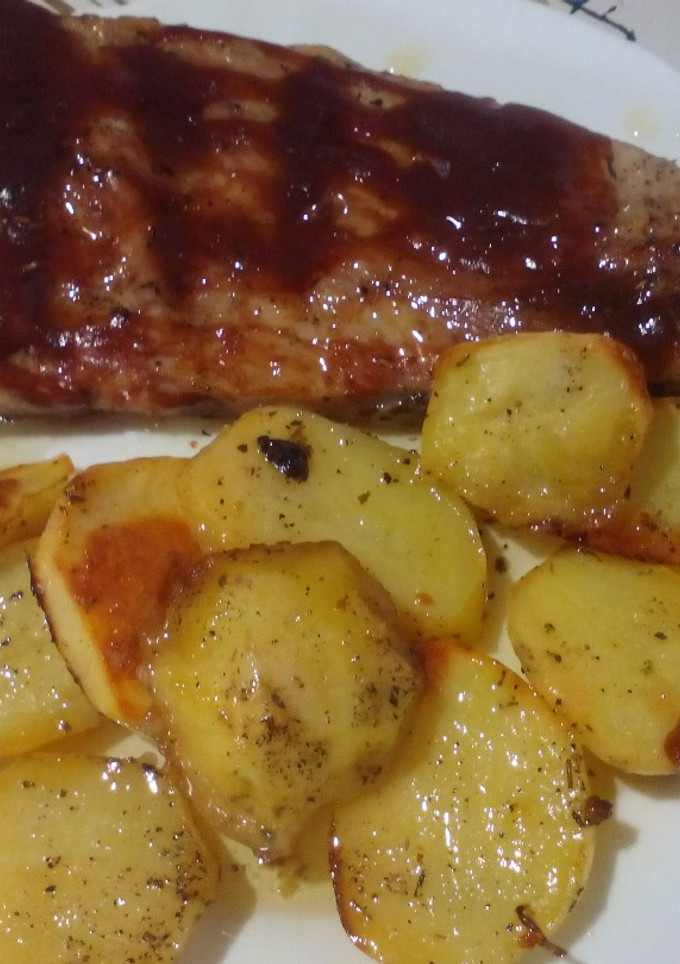 Una foto de Costillas de cerdo con salsa de barbacoa