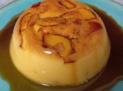 Una foto de flan de melocotón