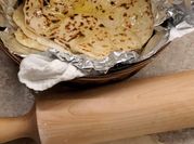 A picture of garlic naan bread