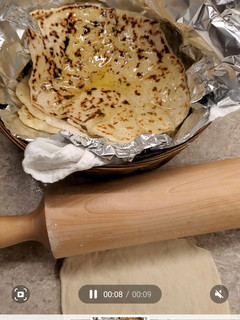 A picture of Garlic Butter Naan.