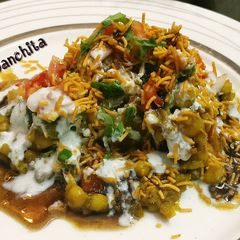 A picture of Samosa Chaat.
