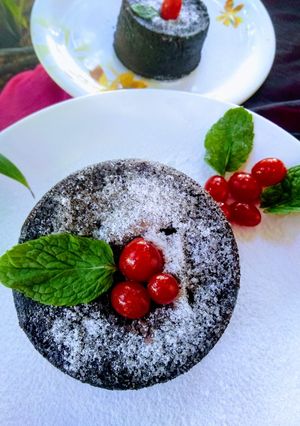 A picture of Eggless choco molten lava cake.