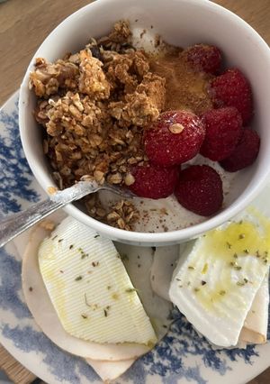 Foto principal de Desayuno saludable y completo para diario: con frambuesas y sin pan