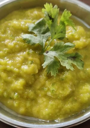 A picture of Raw mango chutney.